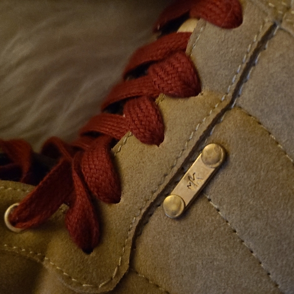 VK Size 9 Tan Fabric Sneaker Booties - Picture 4 of 8